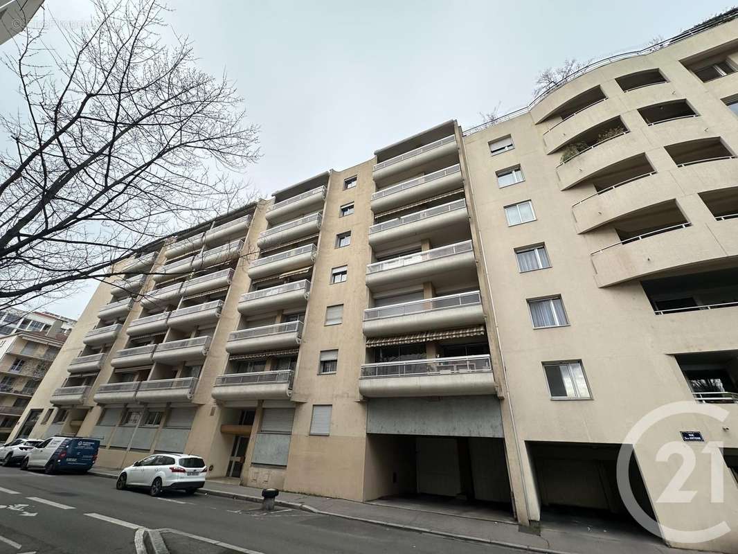 Parking à LYON-3E