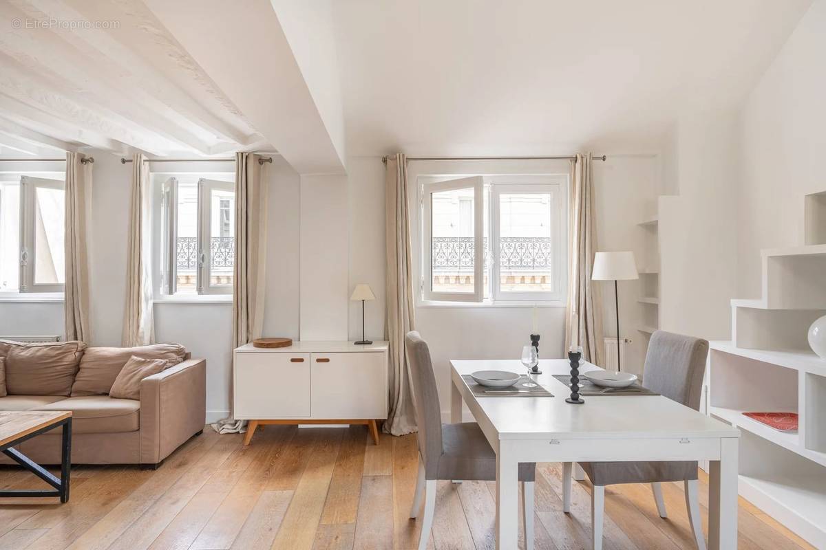 Appartement à PARIS-6E