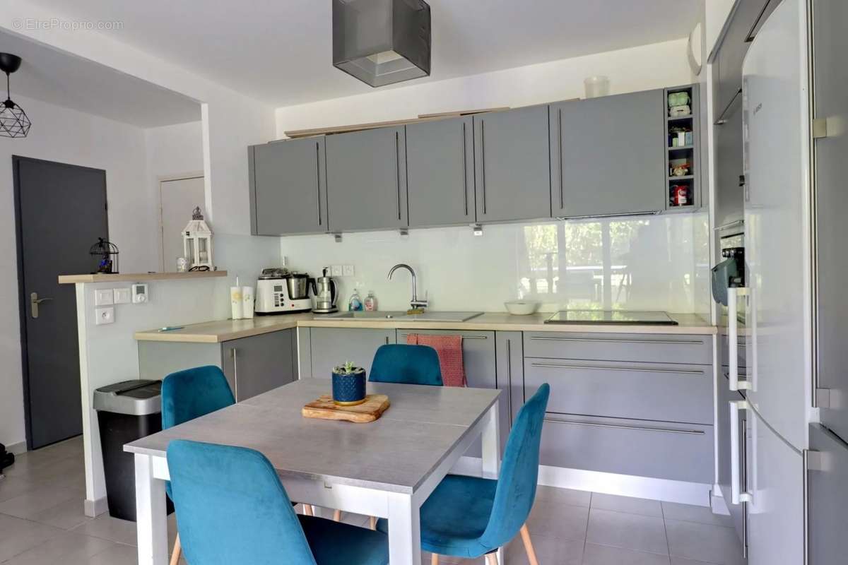 Appartement à ROQUEBRUNE-SUR-ARGENS