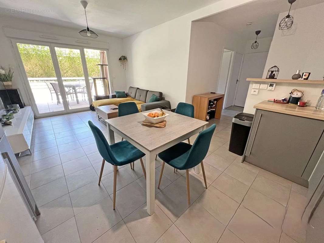 Appartement à ROQUEBRUNE-SUR-ARGENS