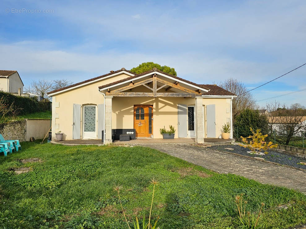 Maison à LA COURONNE