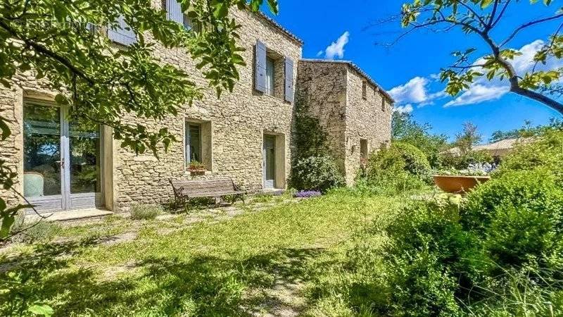 Maison à GORDES