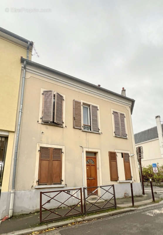 Appartement à STAINS