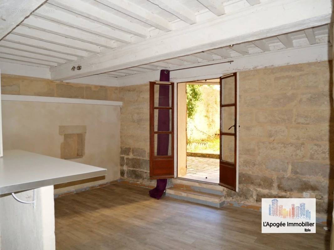 Appartement à UZES