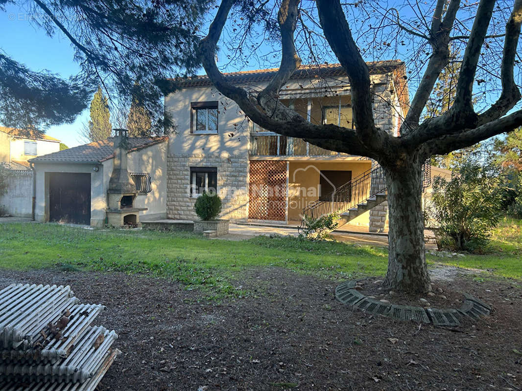 Maison à ROQUEMAURE