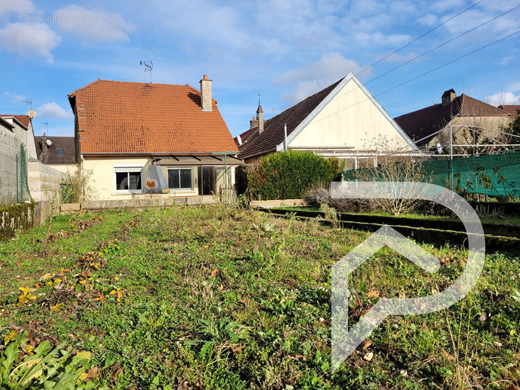 Maison à CHEVIGNY