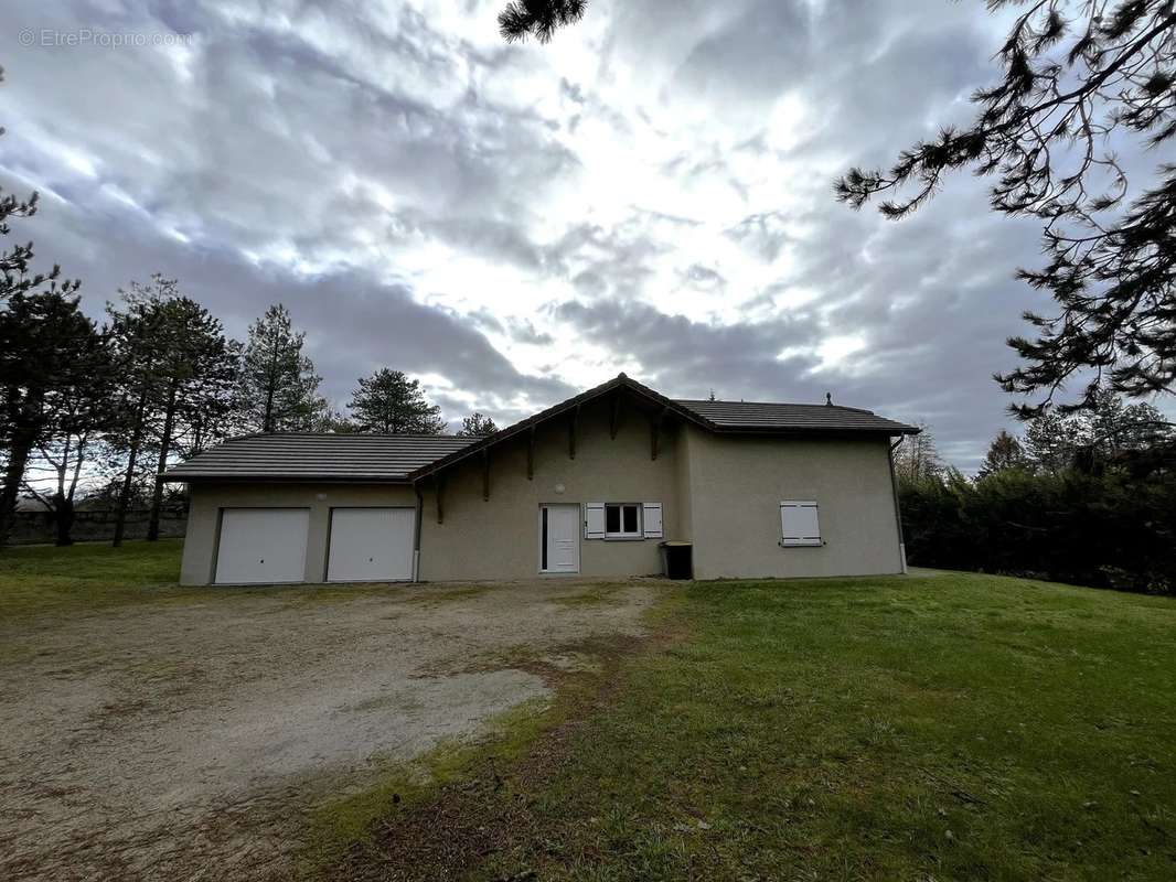 Maison à BOUVESSE-QUIRIEU