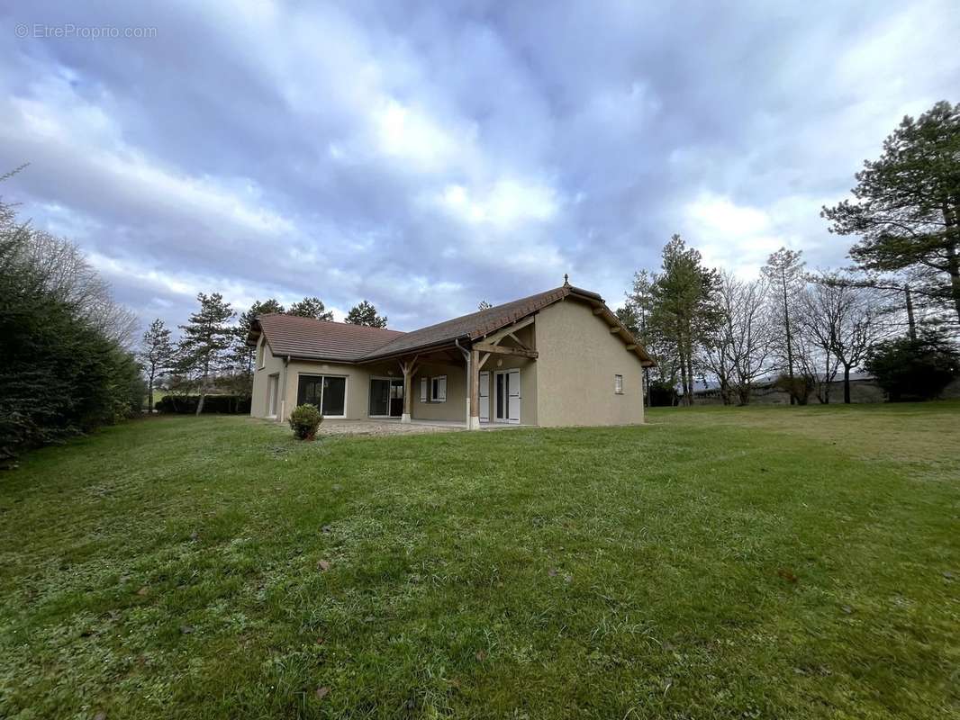 Maison à BOUVESSE-QUIRIEU