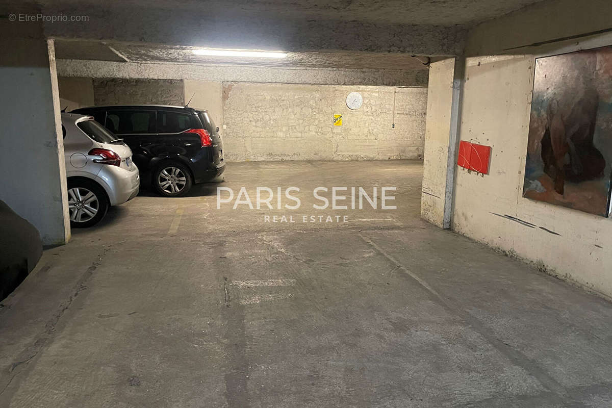 Parking à PARIS-6E