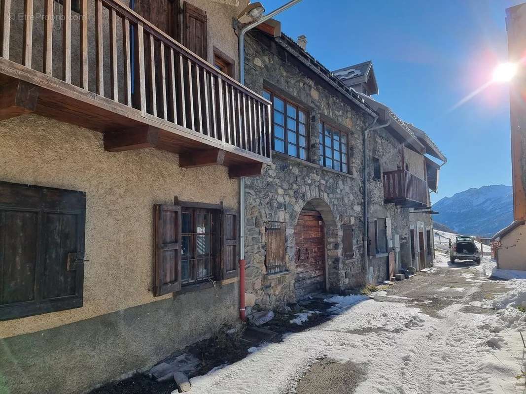 Maison à LE MONETIER-LES-BAINS