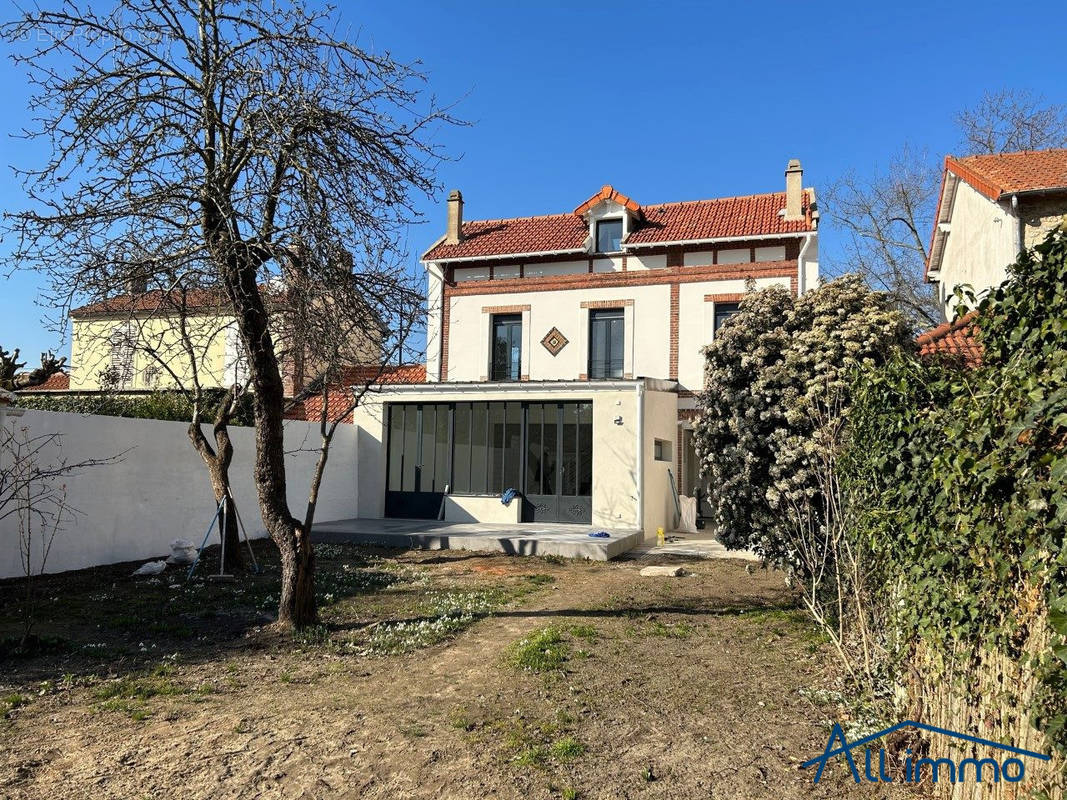 Maison à SAINT-MAUR-DES-FOSSES