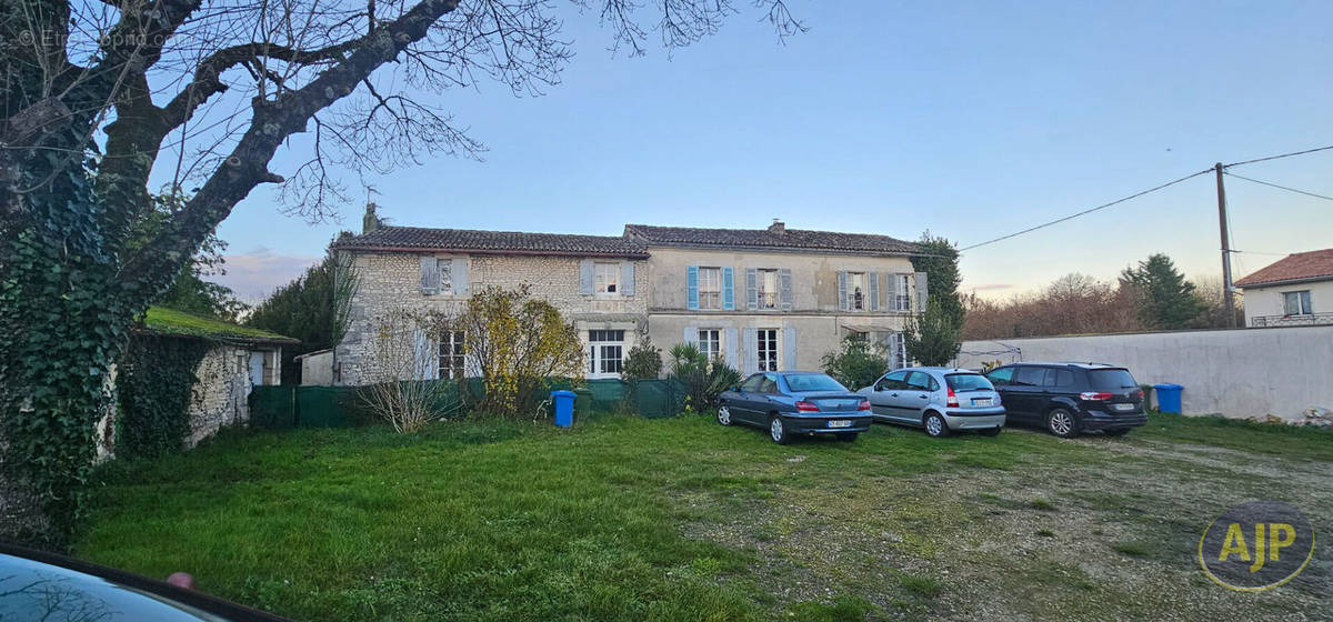 Appartement à SAINT-SEVER-DE-SAINTONGE