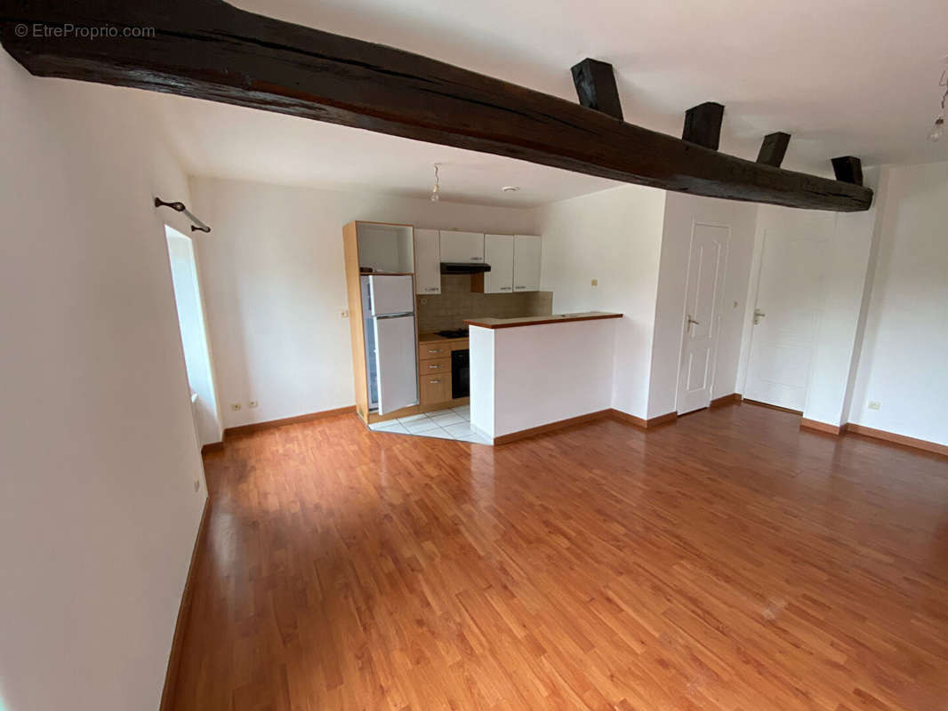 Appartement à IVOY-LE-PRE