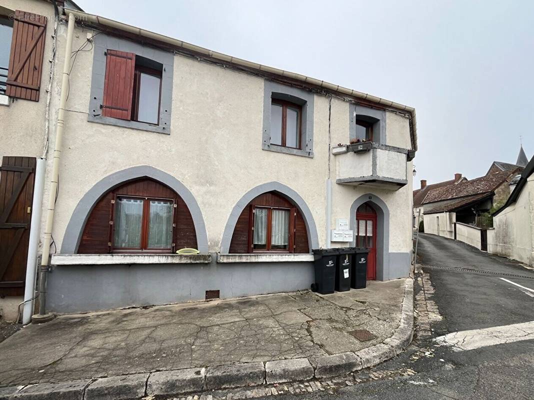 Appartement à IVOY-LE-PRE