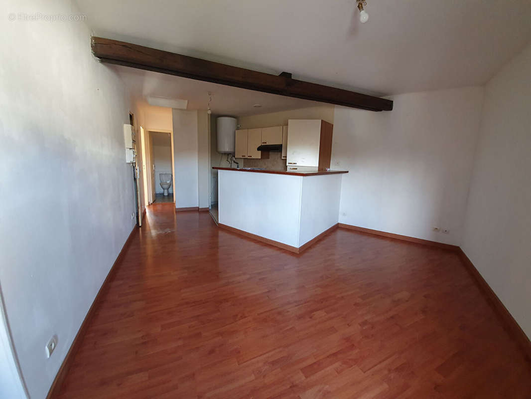 Appartement à IVOY-LE-PRE