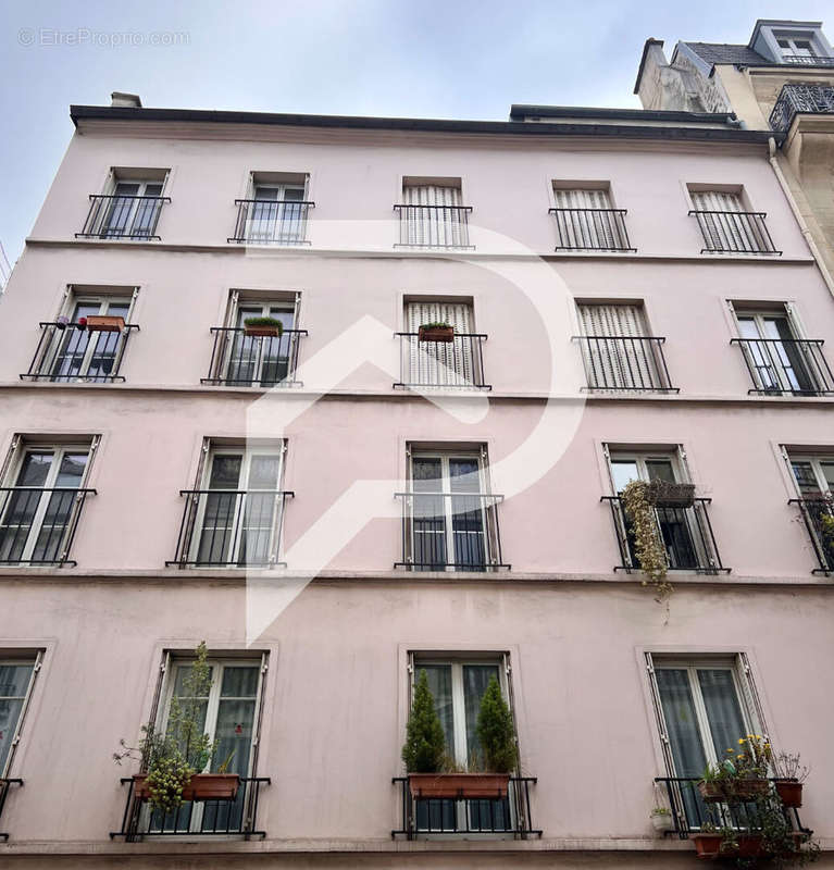 Appartement à PARIS-17E