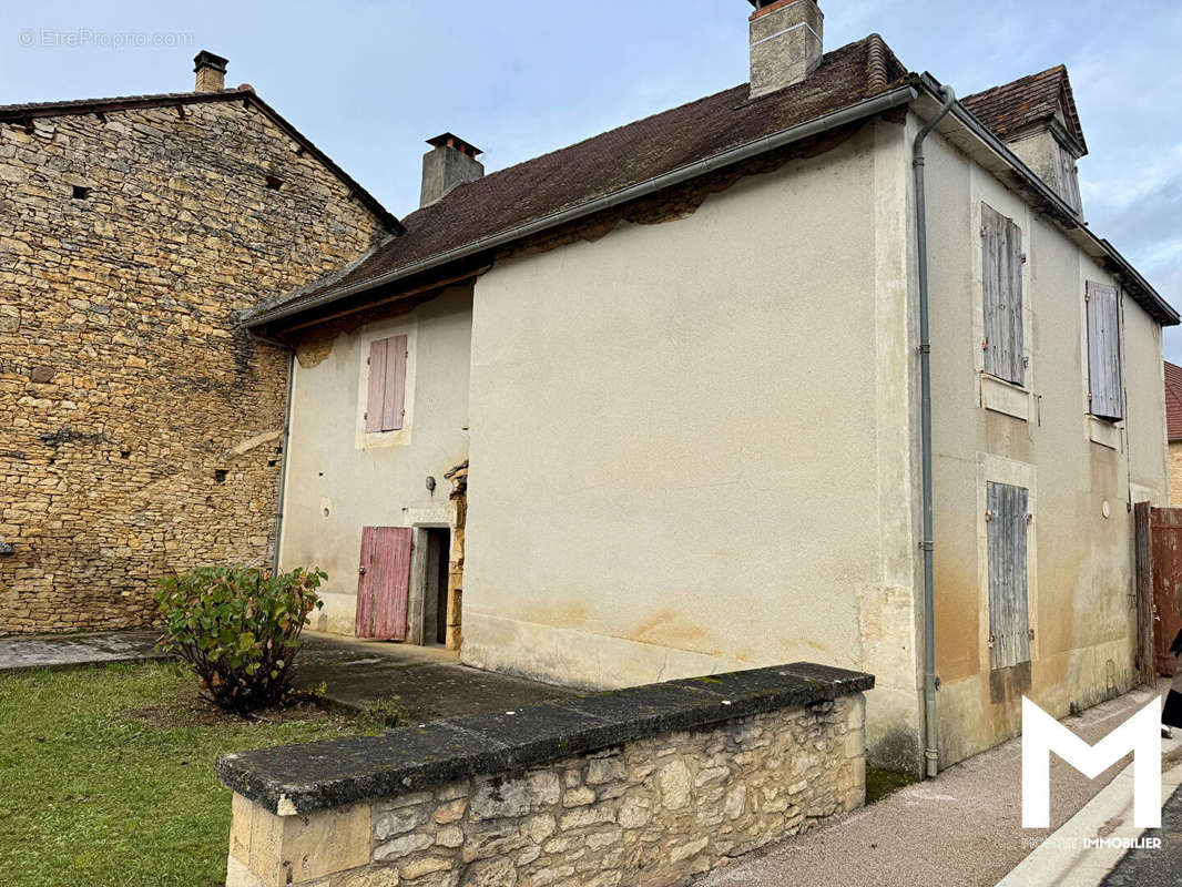 Maison à MAYAC