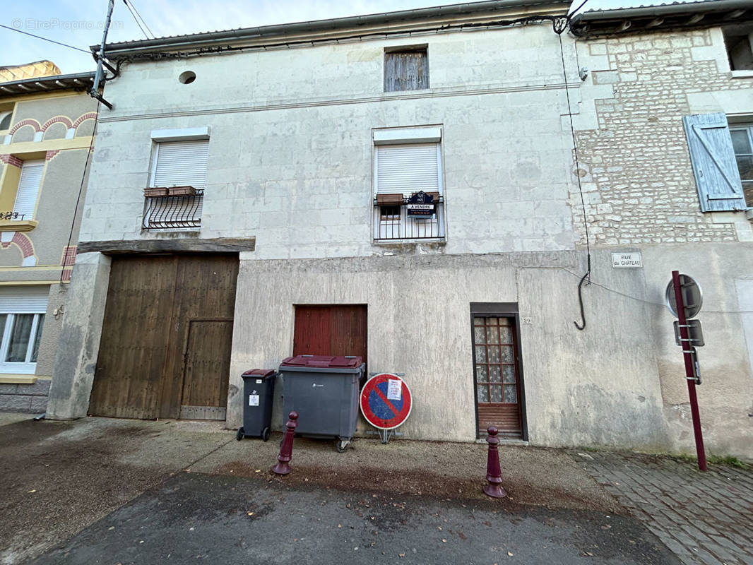 Maison à MONTS-SUR-GUESNES