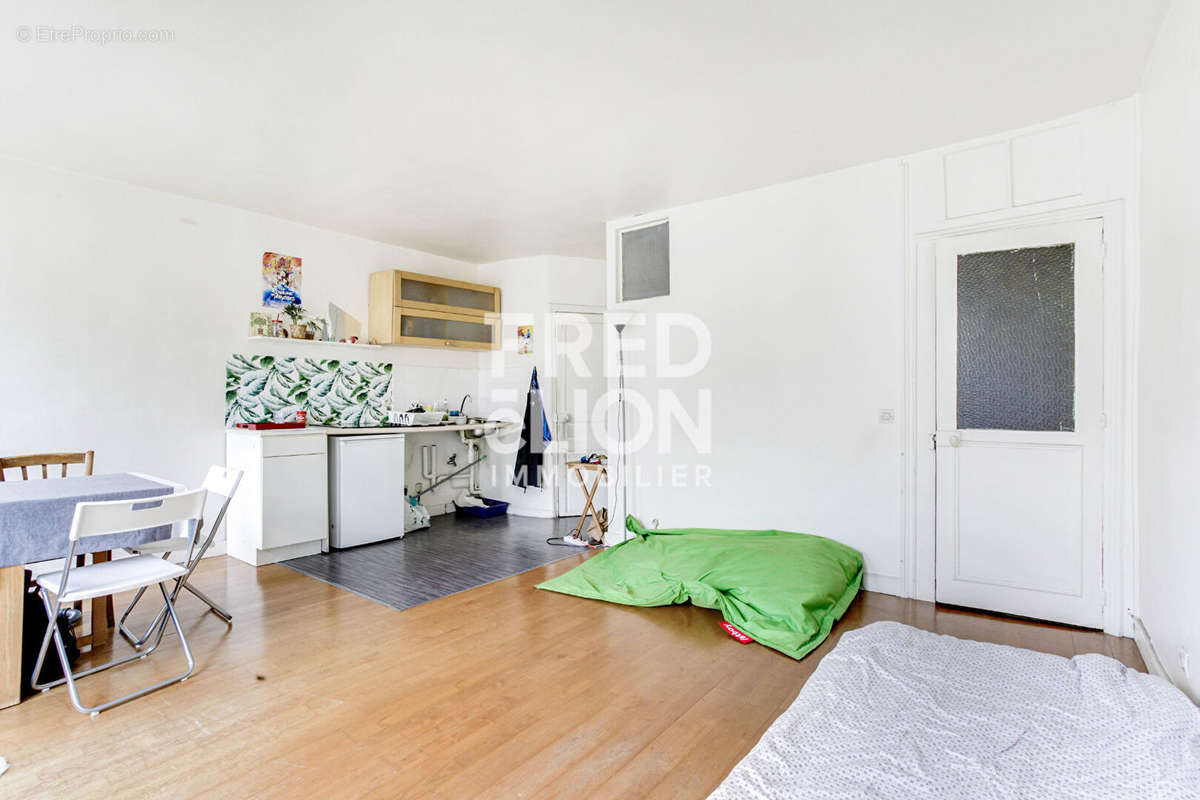 Appartement à PARIS-2E