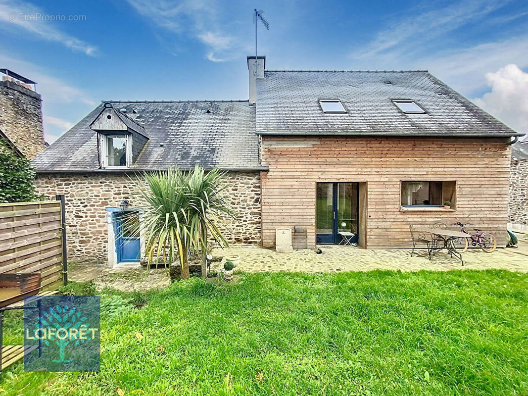 Maison à FOUGERES