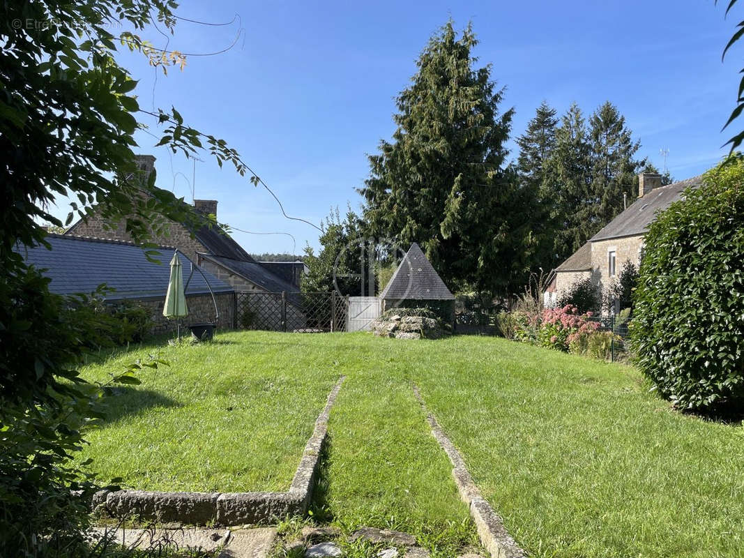 Maison à FOUGERES