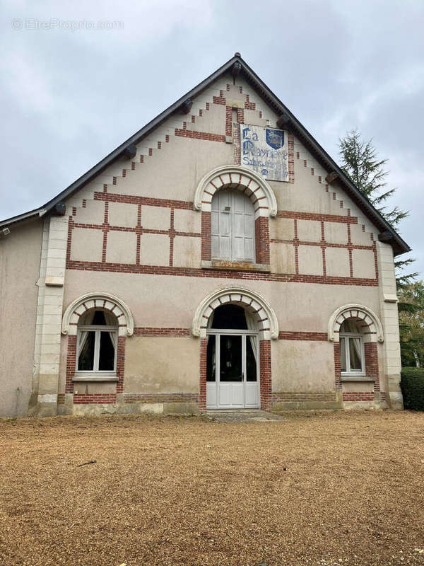 Commerce à SAINT-ANTOINE-DU-ROCHER