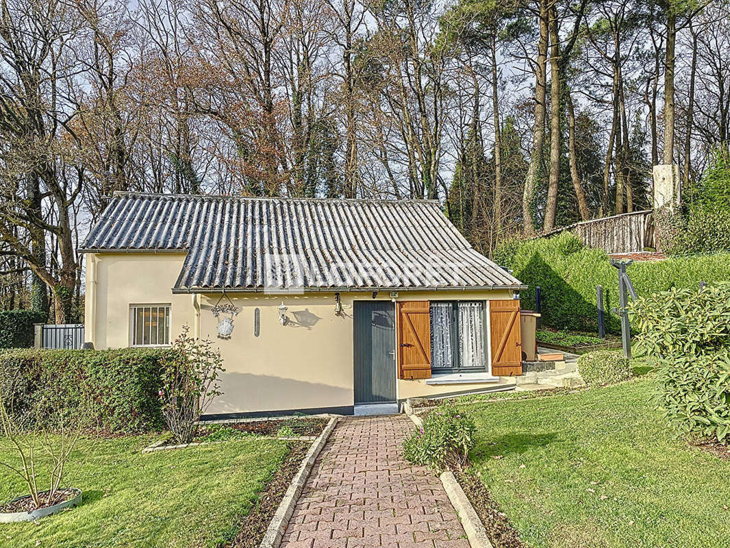 Maison à SAINT-JEAN-LA-POTERIE