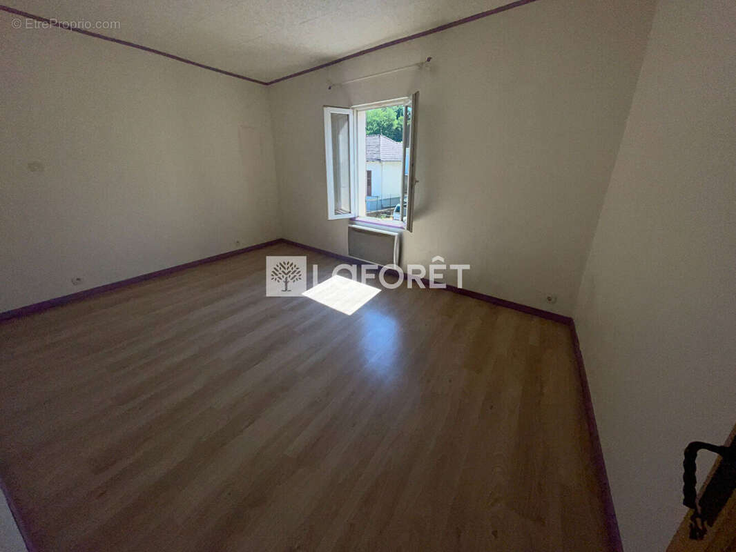 Appartement à DAMPIERRE-SUR-SALON