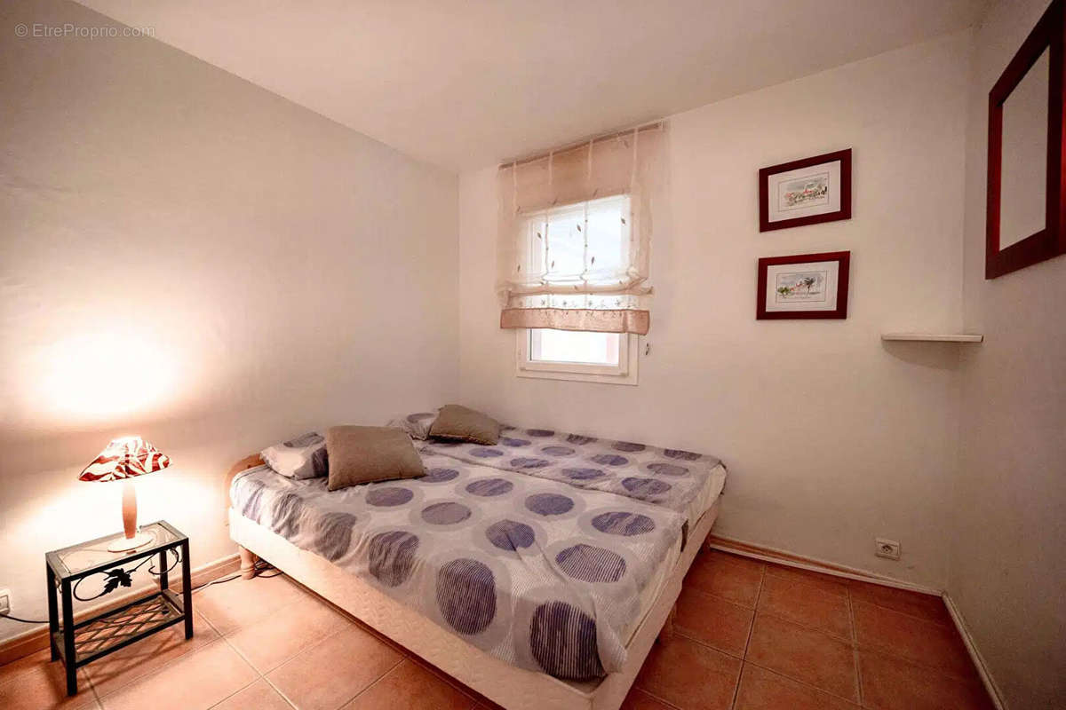 Appartement à ROQUEBRUNE-SUR-ARGENS