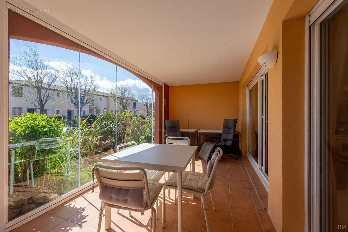 Appartement à ROQUEBRUNE-SUR-ARGENS