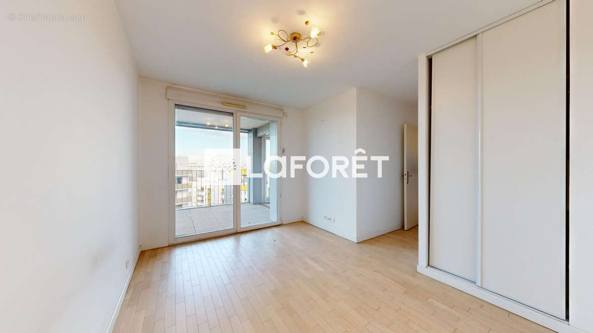 Appartement à NANTERRE