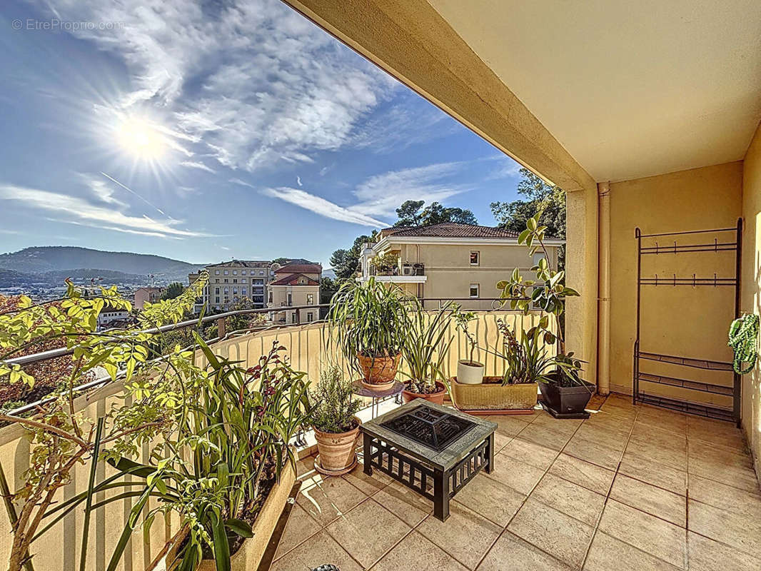 Appartement à HYERES