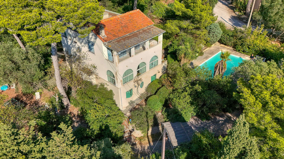 Maison à CARQUEIRANNE