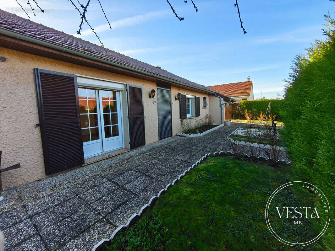 Maison à MARCILLY-SUR-TILLE