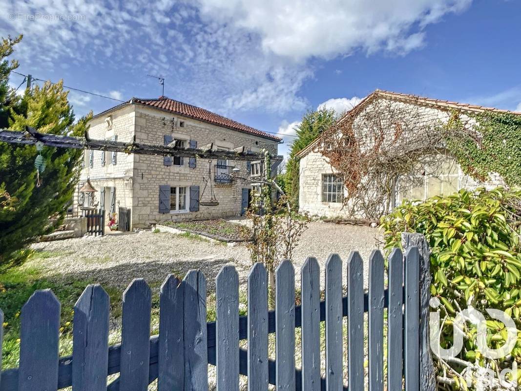 Photo 1 - Maison à MONTAIGU-DE-QUERCY