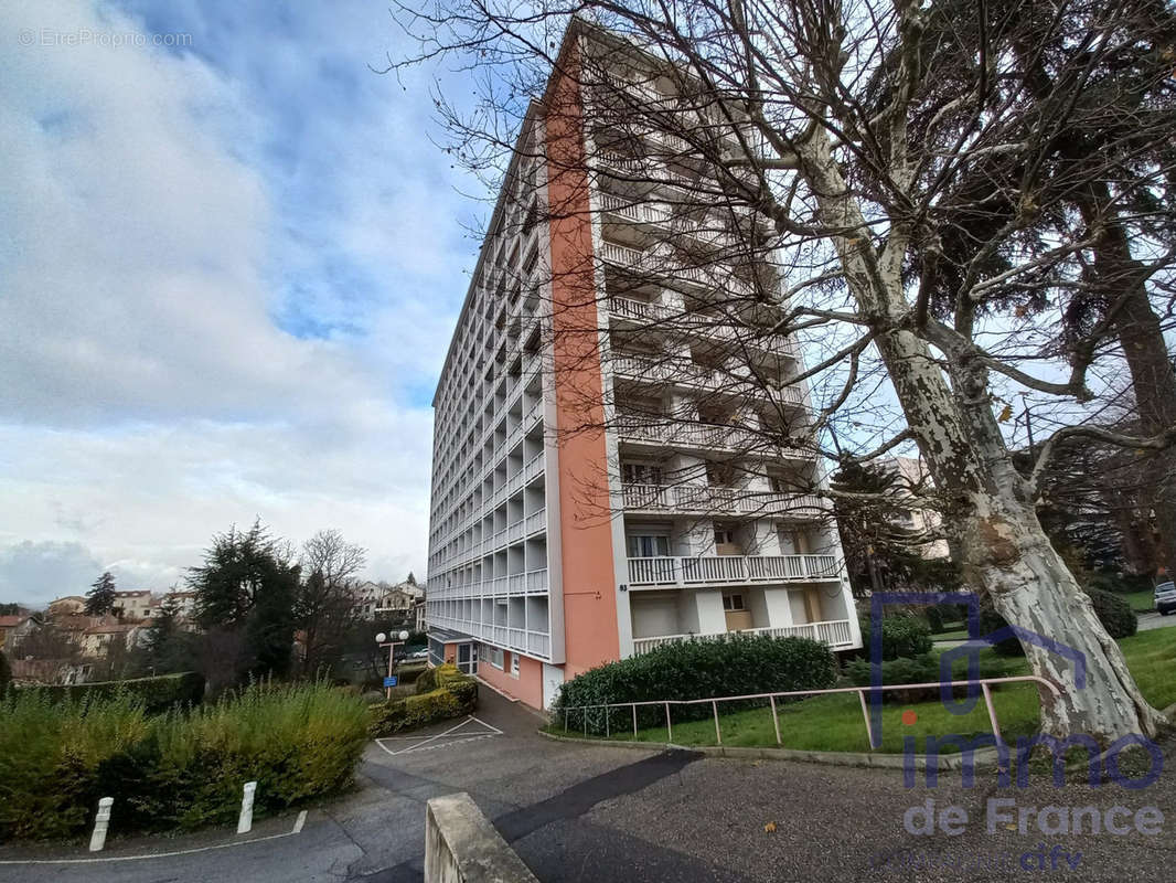 Appartement à SAINT-ETIENNE