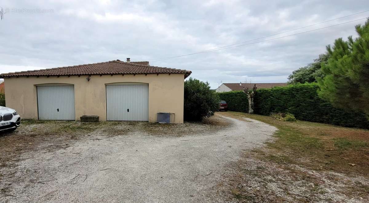 Maison à SAINTES