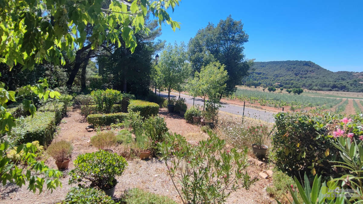 Terrain à AIX-EN-PROVENCE