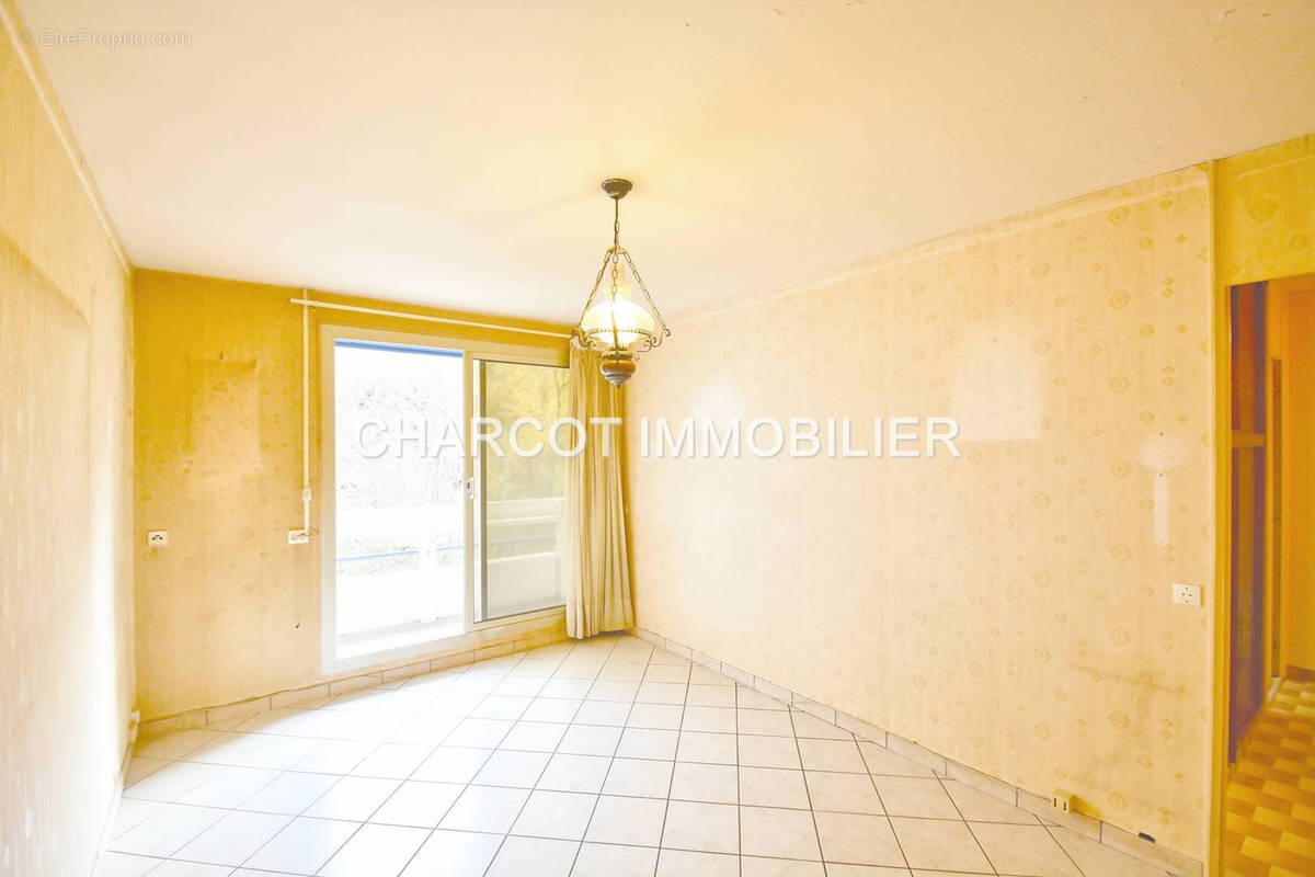 Appartement à SAINTE-FOY-LES-LYON