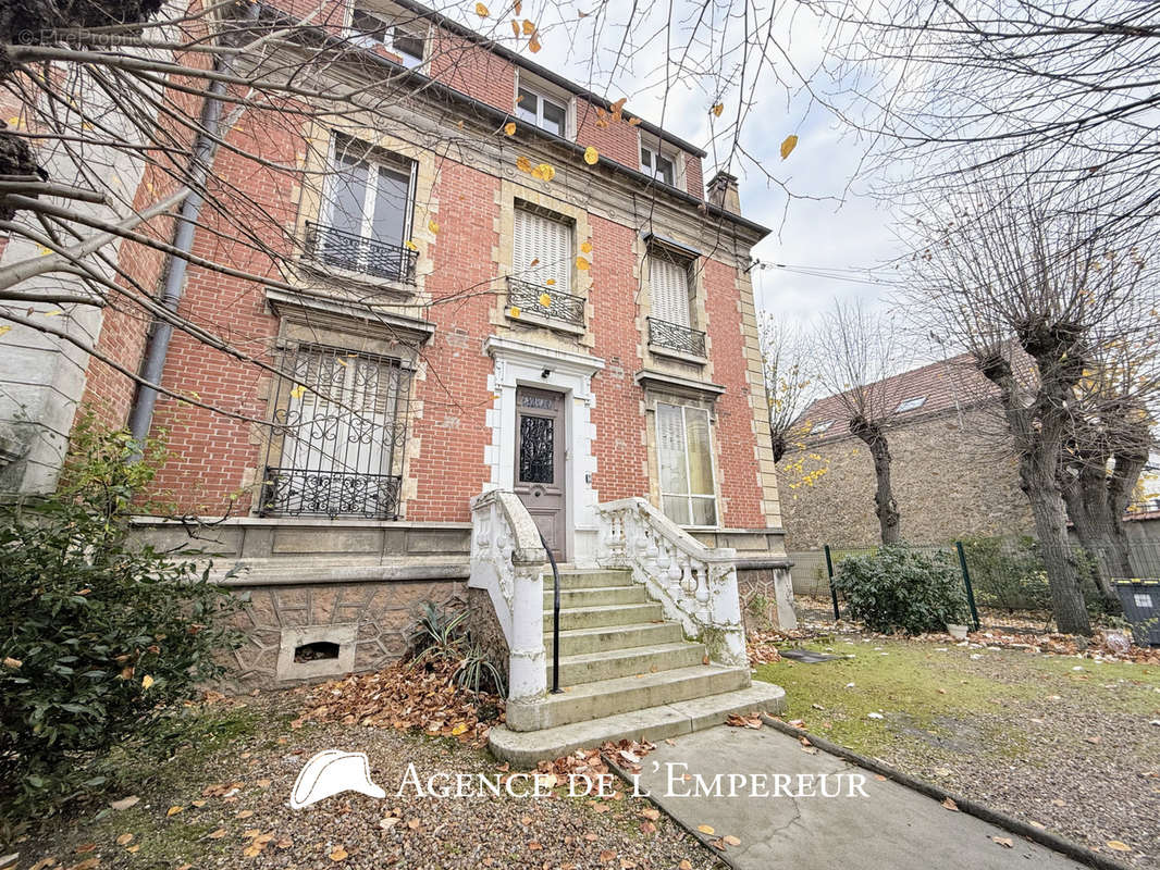 Appartement à NANTERRE