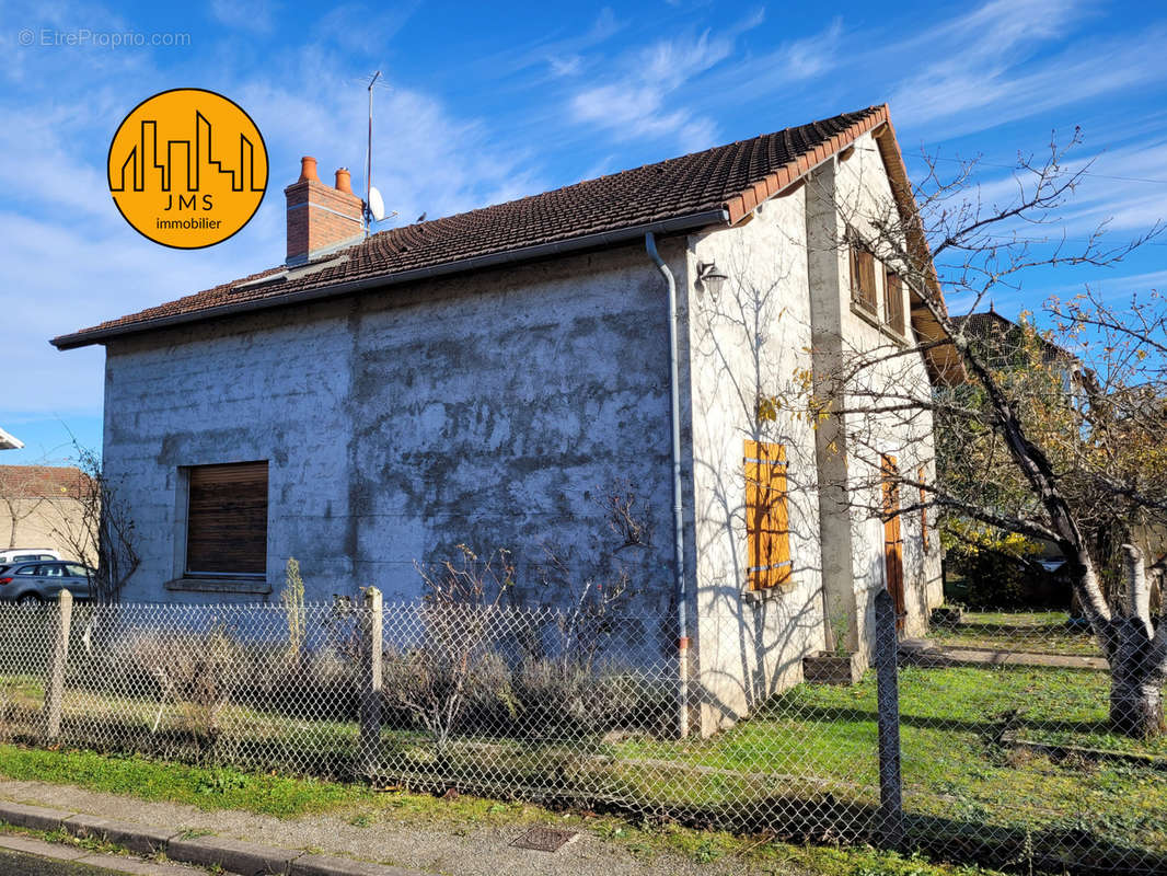 Maison à YZEURE