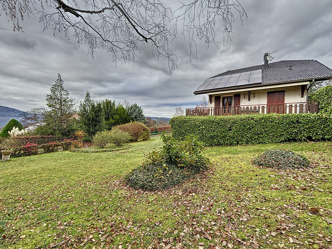 Maison à PUGNY-CHATENOD