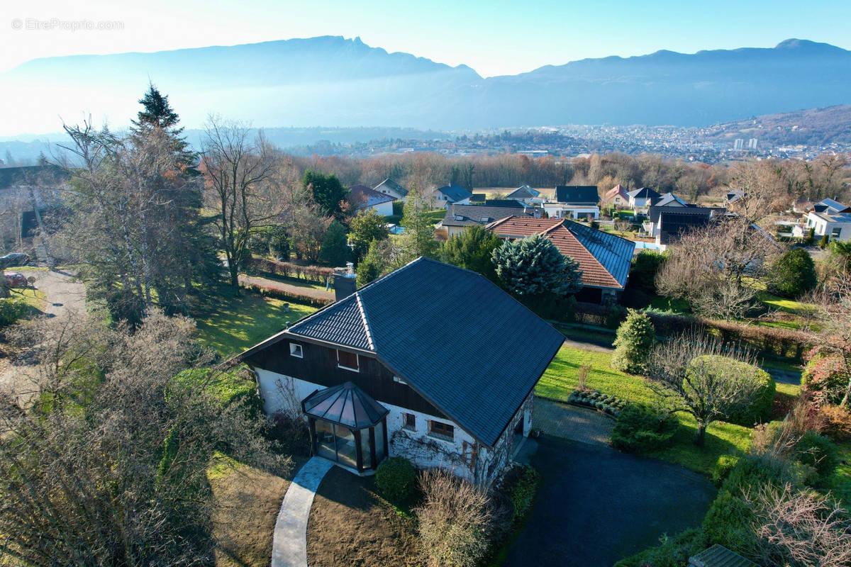 Maison à PUGNY-CHATENOD