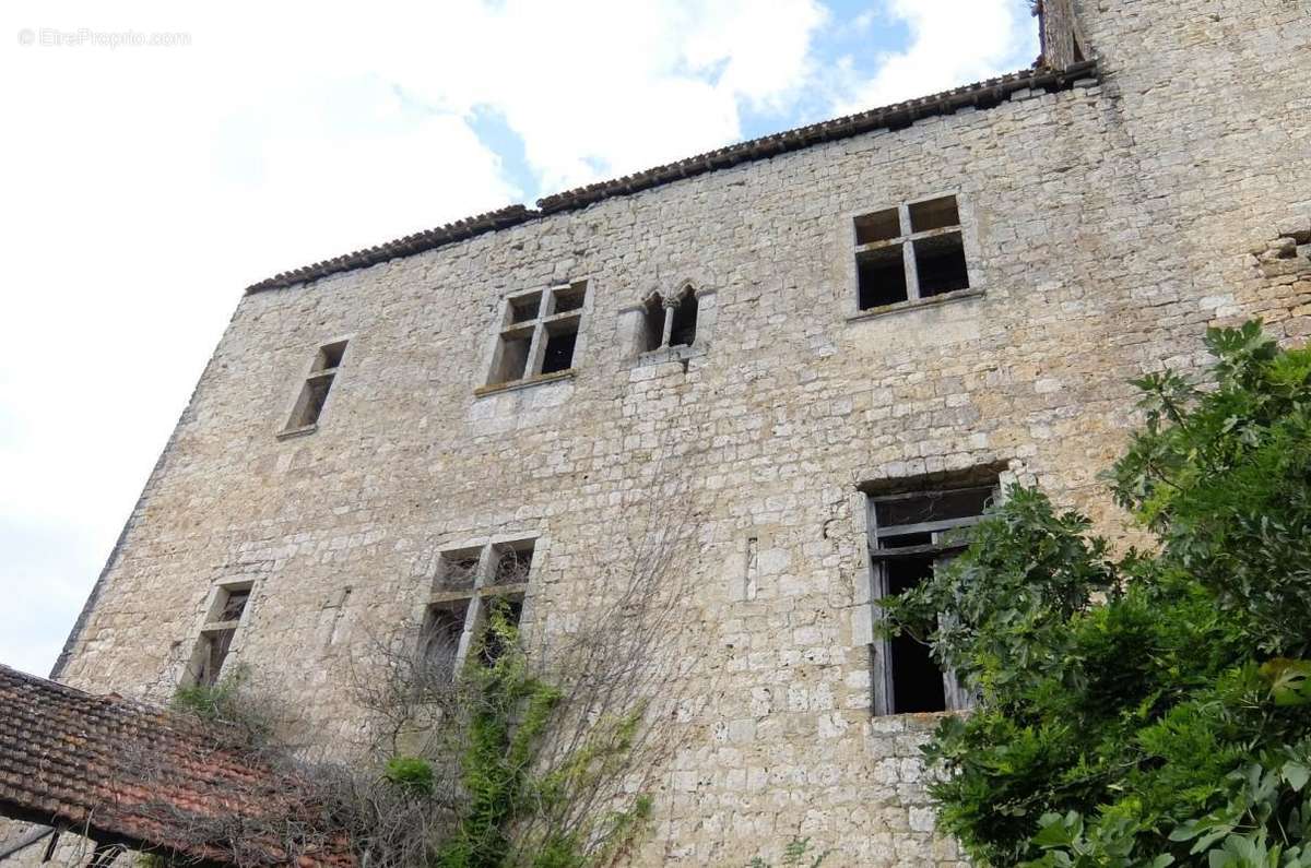 Maison à VALENCE-SUR-BAISE