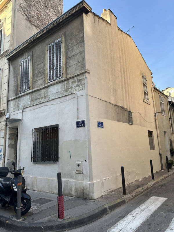 Appartement à MARSEILLE-5E