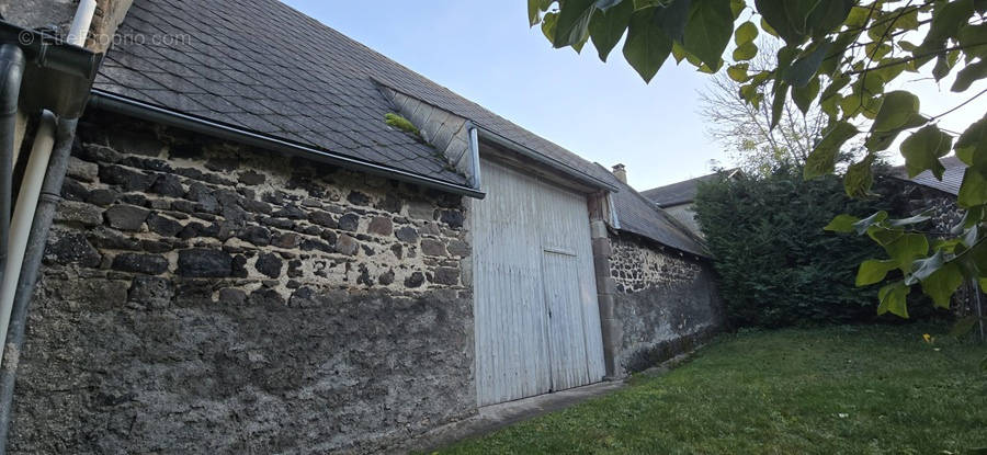 Maison à LE VERNET-SAINTE-MARGUERITE