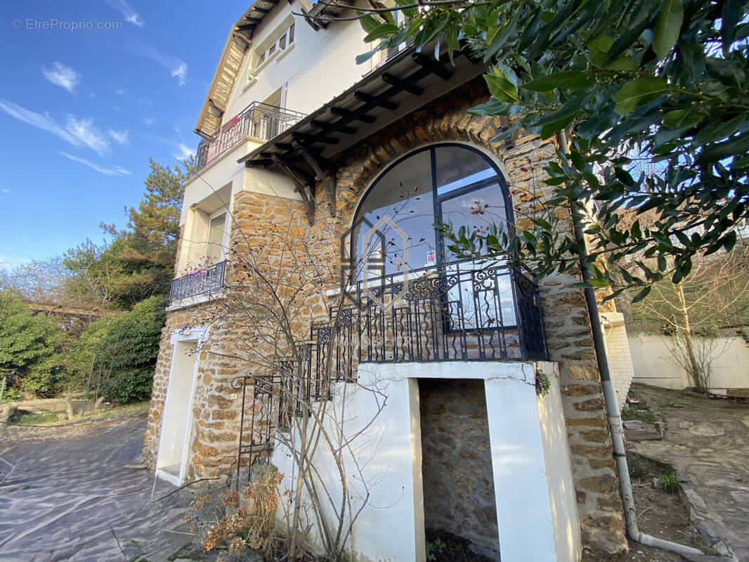 Maison à CHENNEVIERES-SUR-MARNE