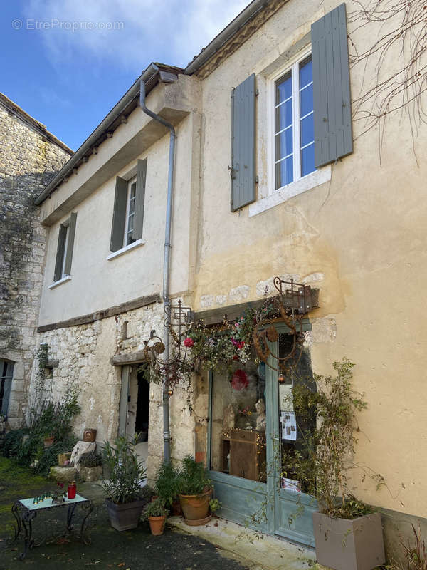 Maison à ISSIGEAC