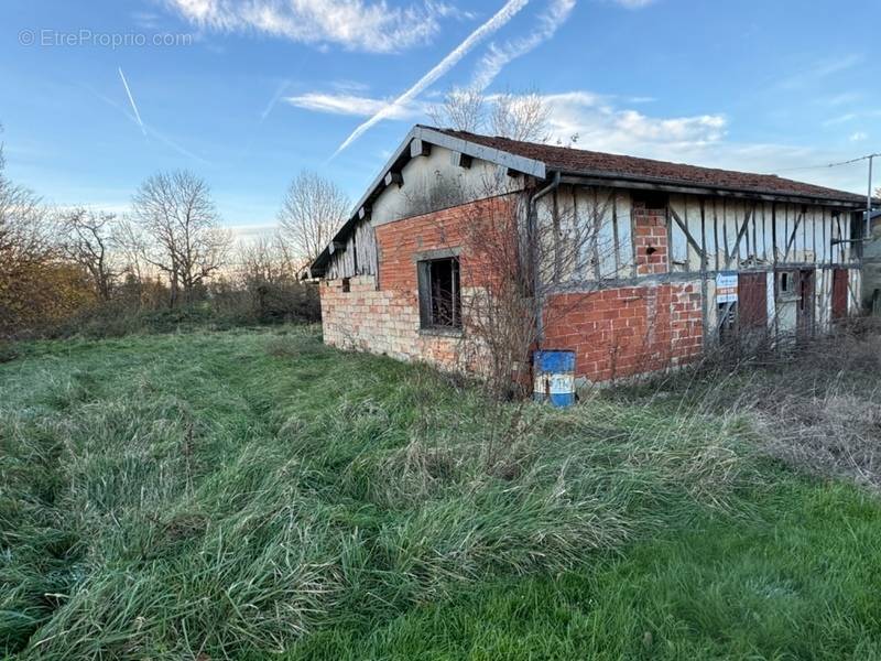 Maison à GIFFAUMONT-CHAMPAUBERT