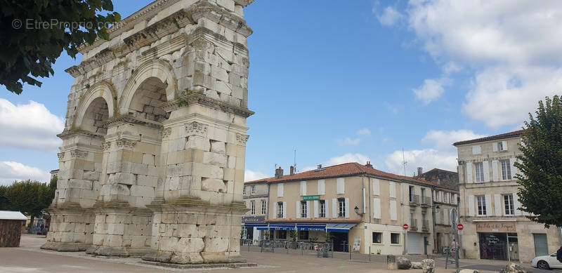 Maison à SAINTES